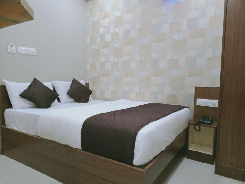 Olivia Inn And Suites image
