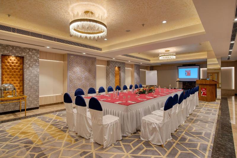 Hotel Deep Clarks Inn Lucknow image
