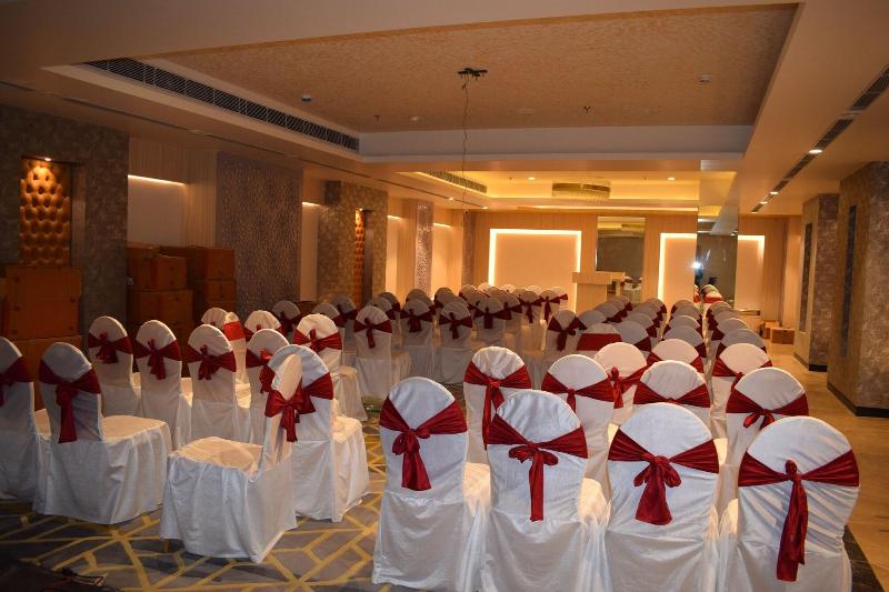 Hotel Deep Clarks Inn Lucknow image