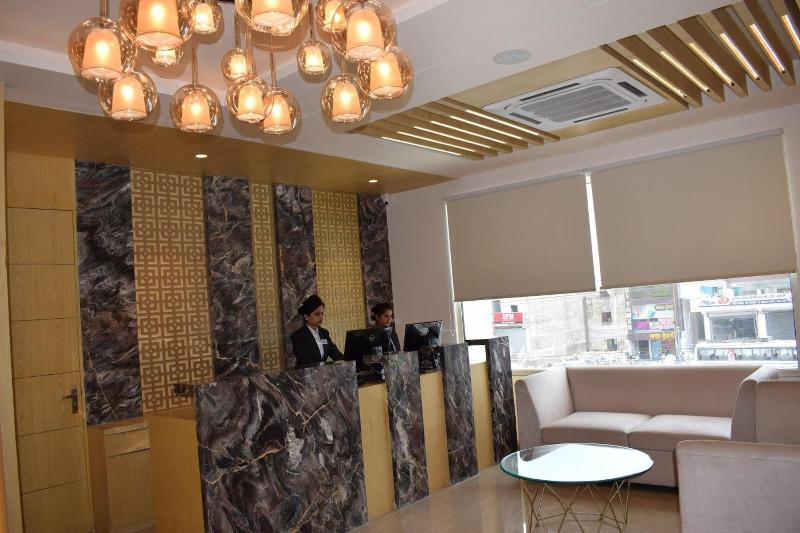 Hotel Deep Clarks Inn Lucknow image