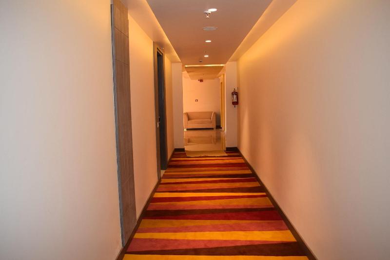 Hotel Deep Clarks Inn Lucknow image
