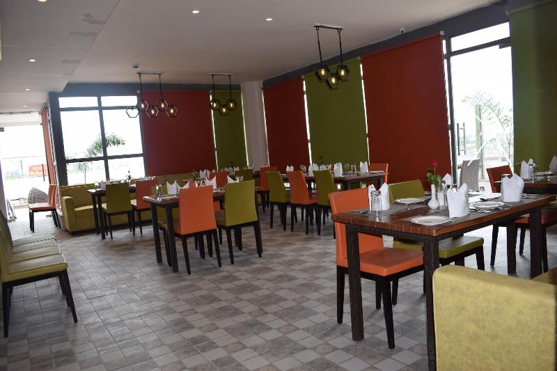 Hotel Deep Clarks Inn Lucknow image