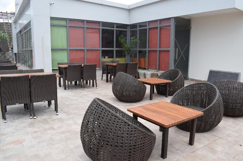 Hotel Deep Clarks Inn Lucknow image