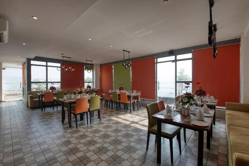 Hotel Deep Clarks Inn Lucknow image