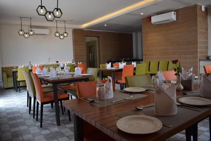 Hotel Deep Clarks Inn Lucknow image