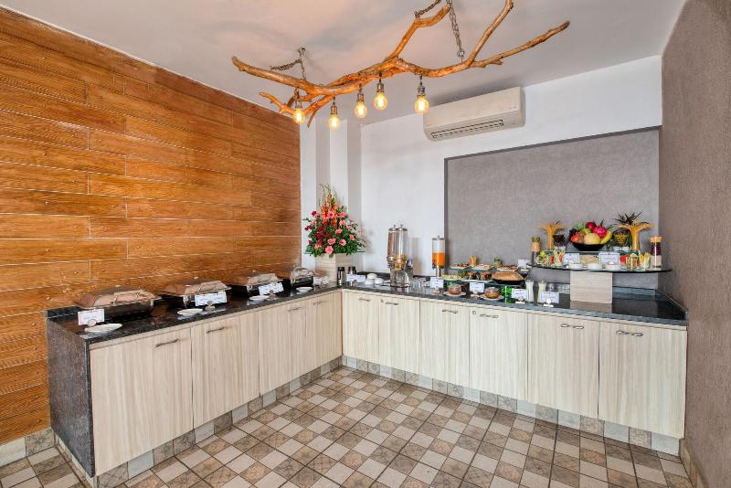 Hotel Deep Clarks Inn Lucknow image