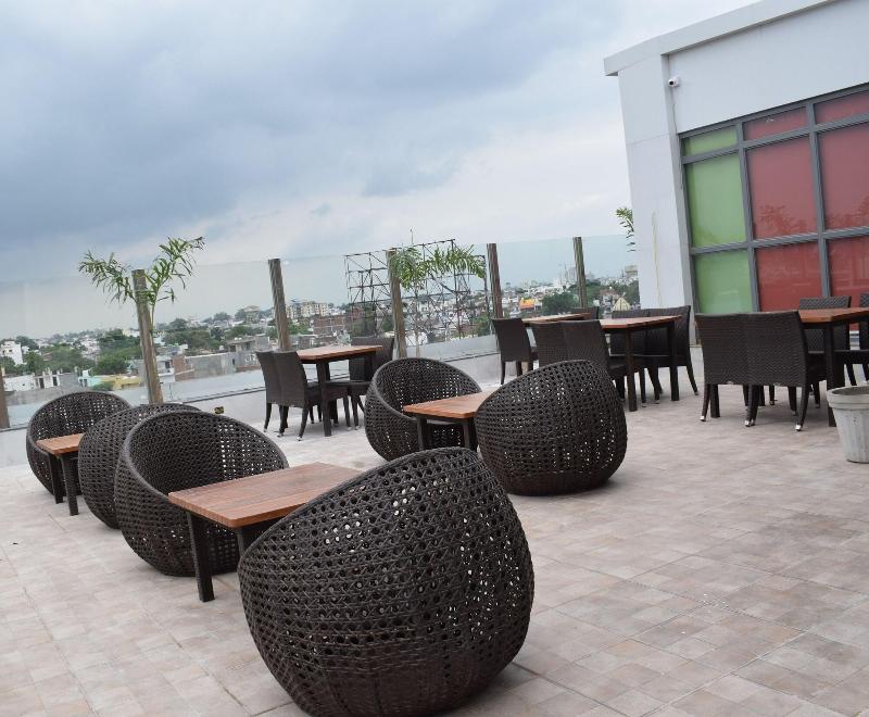 Hotel Deep Clarks Inn Lucknow image