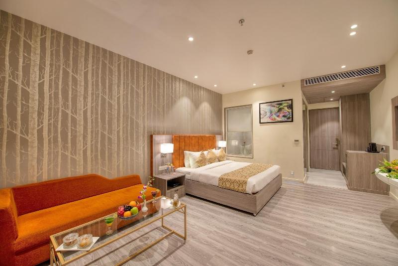 Hotel Deep Clarks Inn Lucknow — exterior view