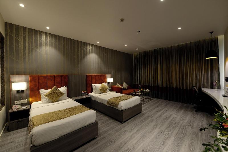 Hotel Deep Clarks Inn Lucknow image