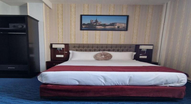 Hôtel Royal Paris - Ivry image