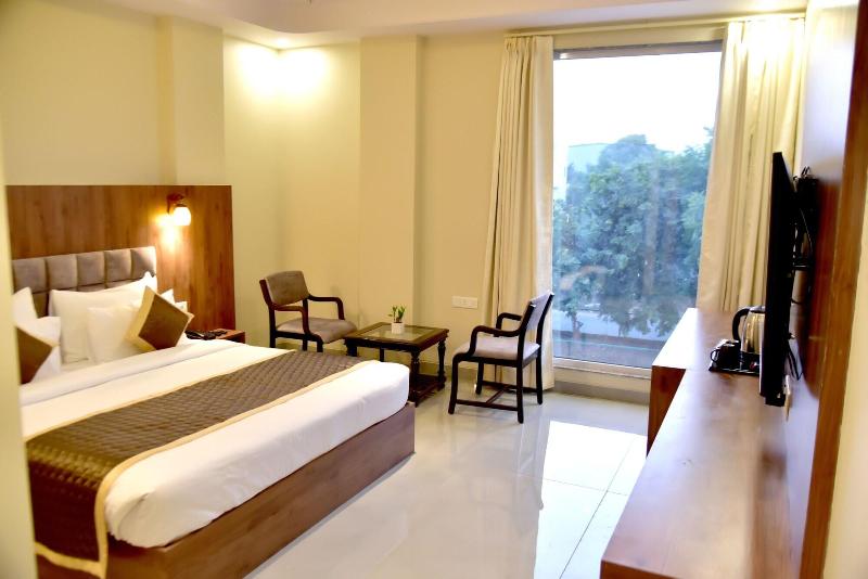 Hotel Aarna image