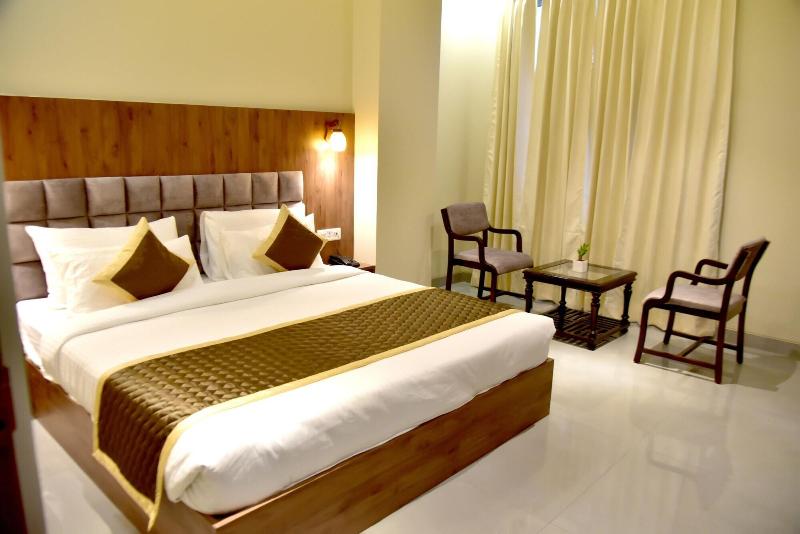 Hotel Aarna image