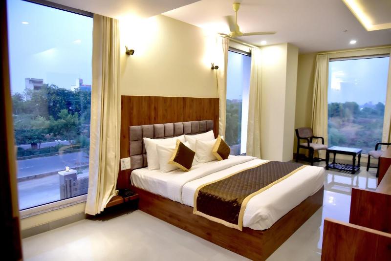 Hotel Aarna image