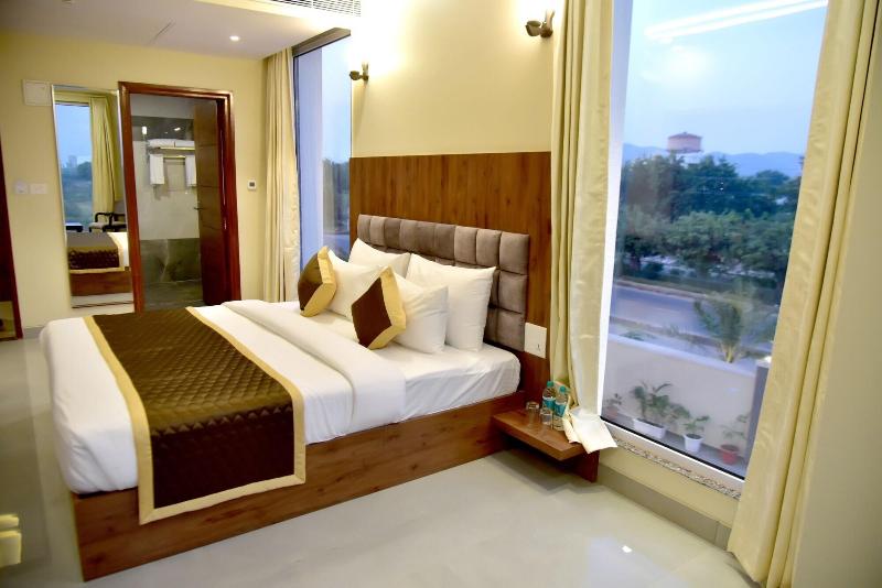 Hotel Aarna image