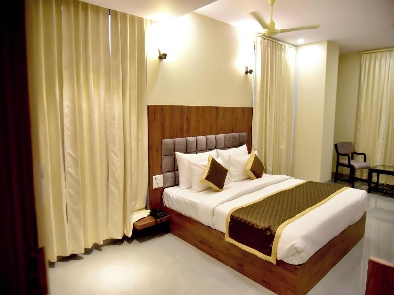 Hotel Aarna image