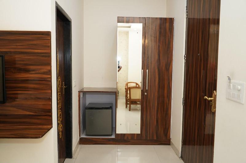 Dwelling Residency image