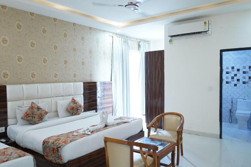 Dwelling Residency image