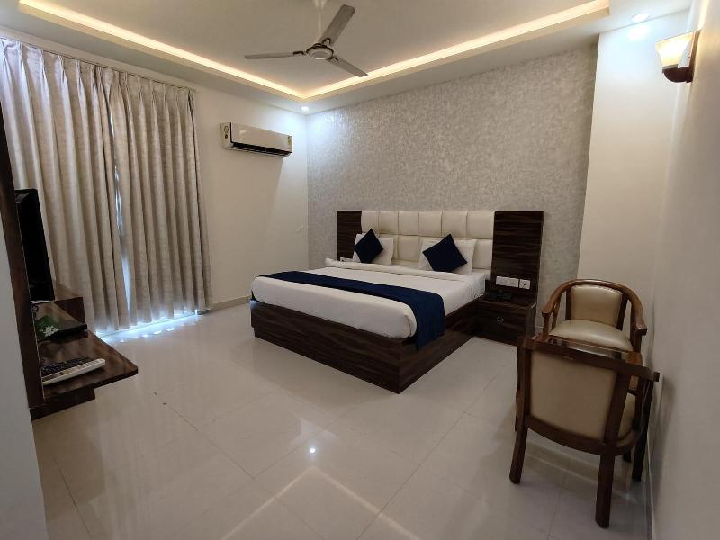 Dwelling Residency image