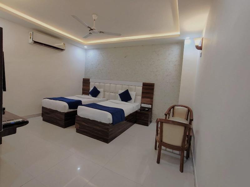 Dwelling Residency image