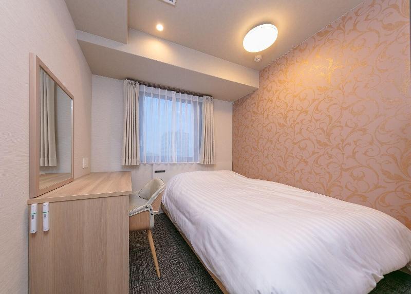 Remington Hotel image