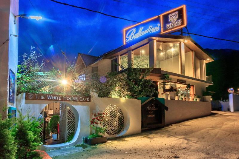 Paradise - The Whitehouse Cafe image