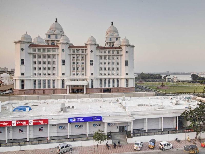 The Superb Hotels — general view