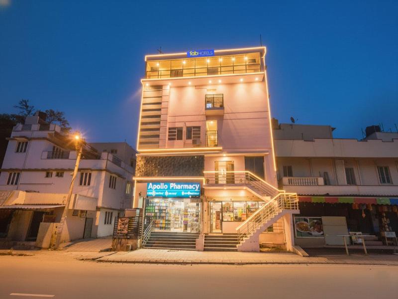 Fabhotel La Palma Suites image