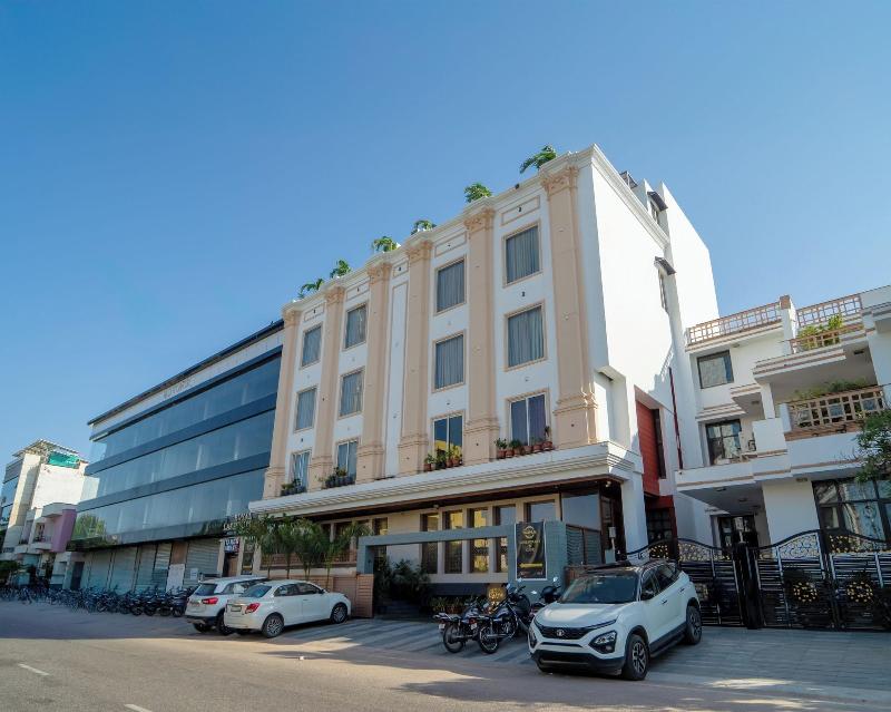 Royal Lakshmi Palace image