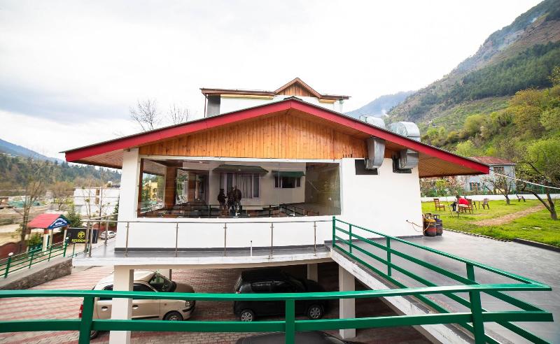 Vaayu Resorts And Spa Manali image