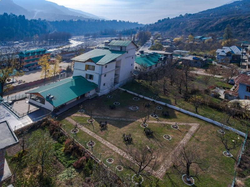 Vaayu Resorts And Spa Manali image