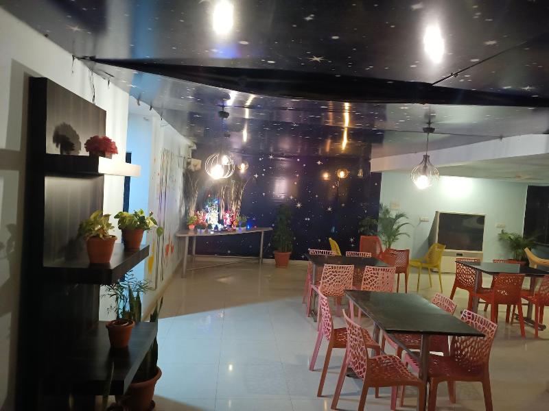 Hotel Ns Royal Emirates — restaurant