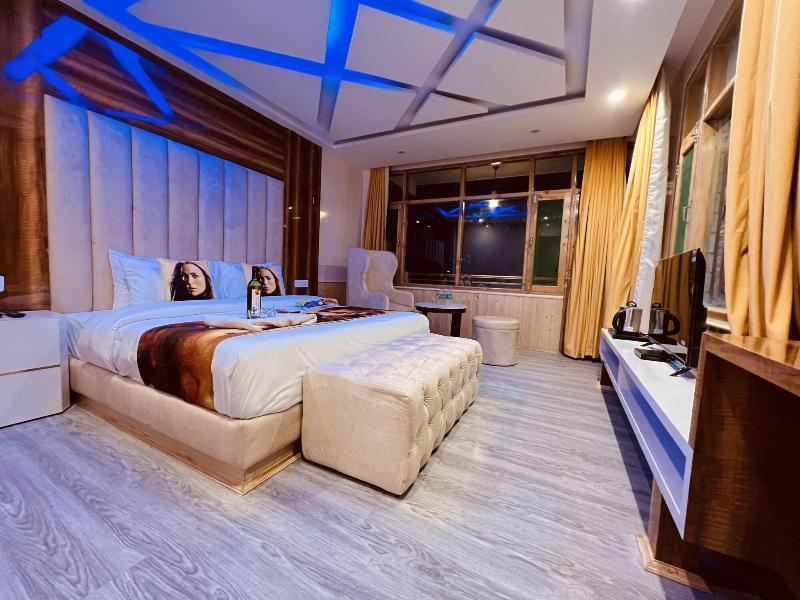 Hill River Resort By West Western image