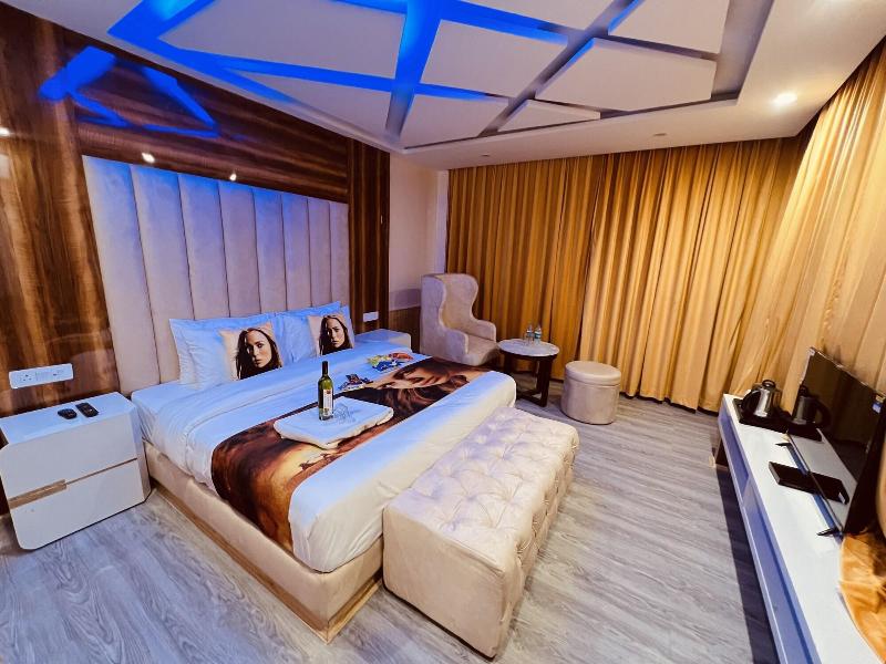Hill River Resort By West Western image