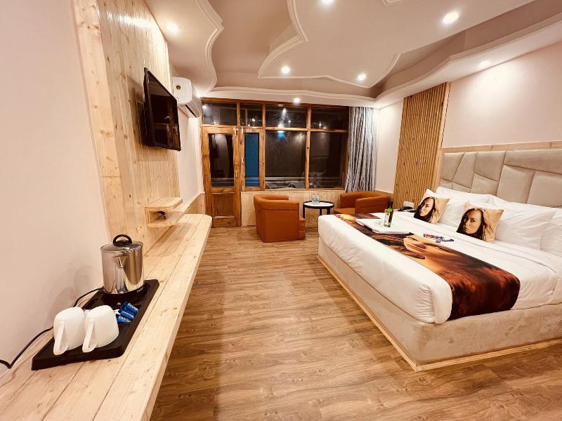 Hill River Resort By West Western image
