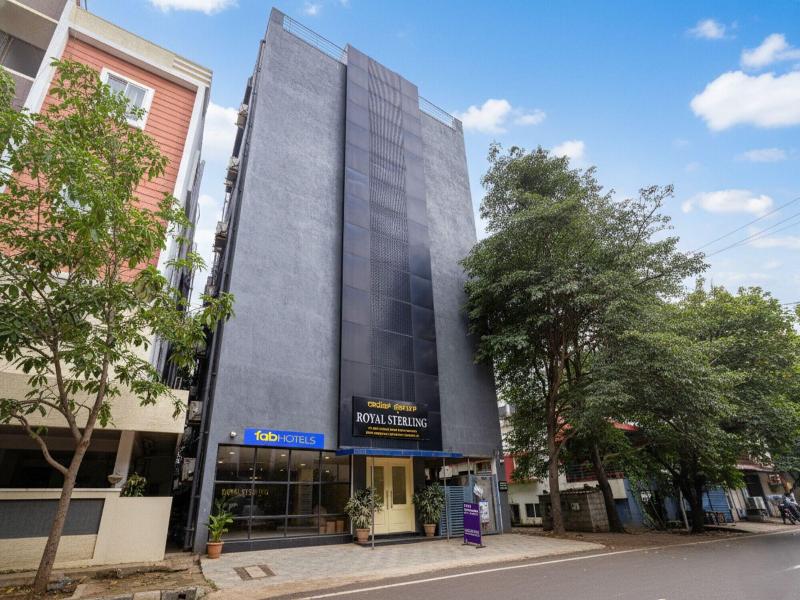 Fabhotel Royal Sterling image