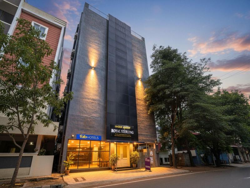 Fabhotel Royal Sterling image