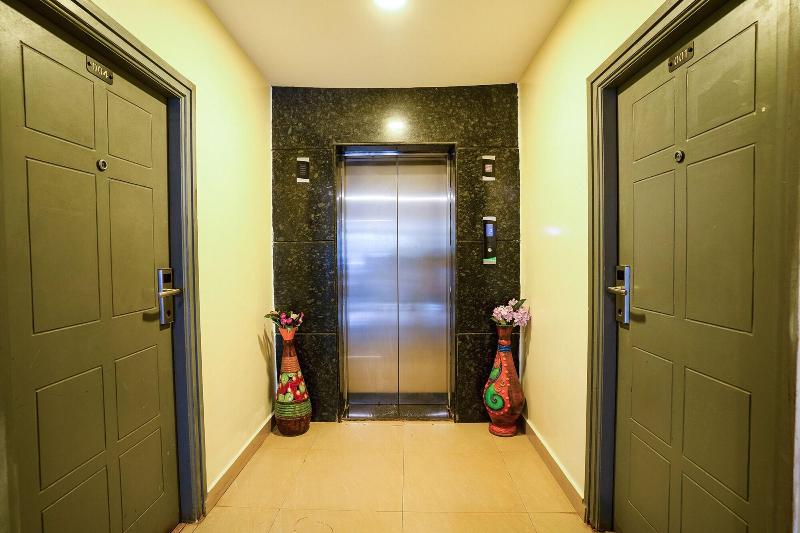 Fabhotel Royal Sterling image