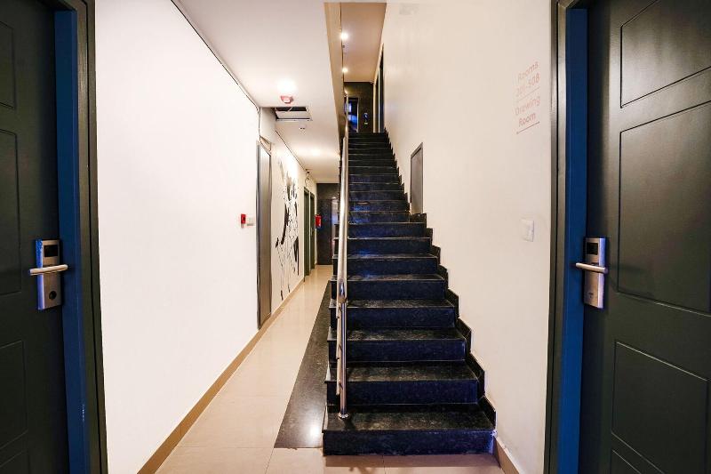 Fabhotel Royal Sterling image