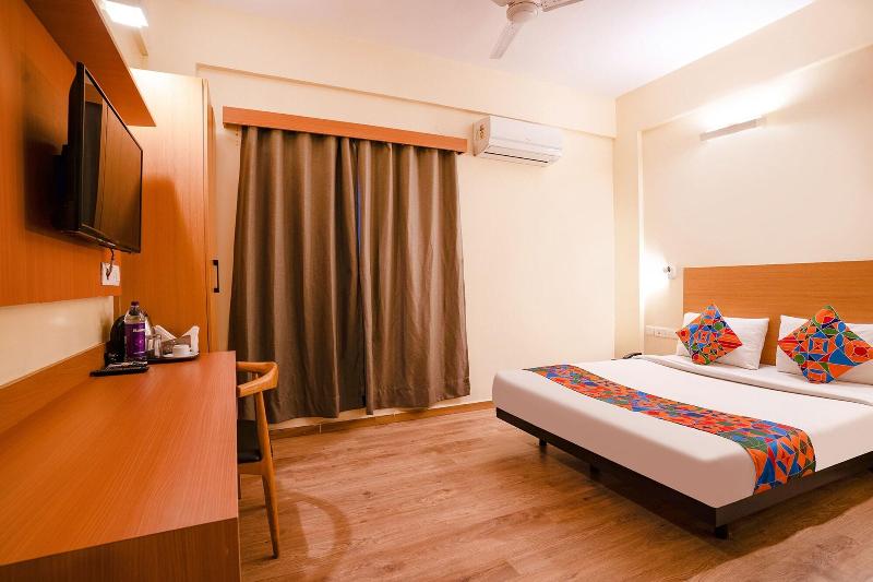 Fabhotel Royal Sterling image