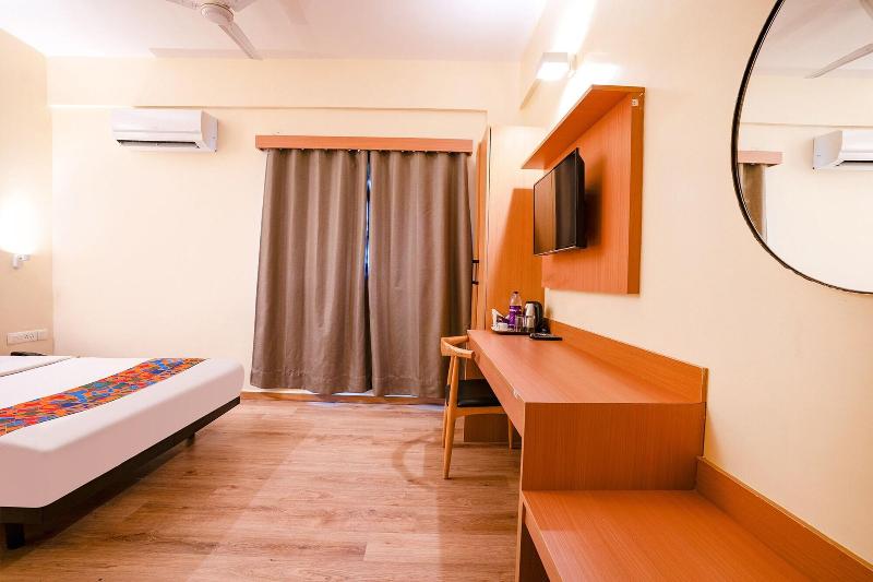 Fabhotel Royal Sterling image