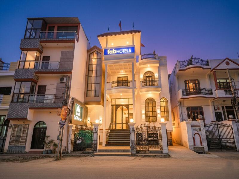 Fabhotel Raj Palace — general view