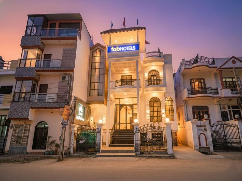 Fabhotel Raj Palace — general view