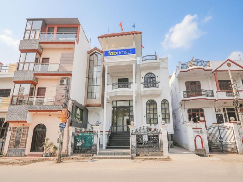 Fabhotel Raj Palace — general view