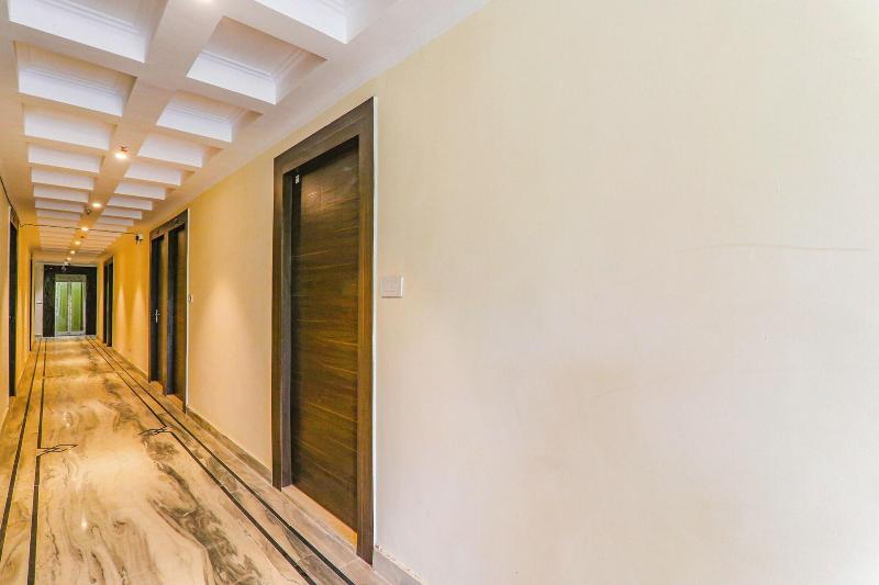 Fabhotel Raj Palace image