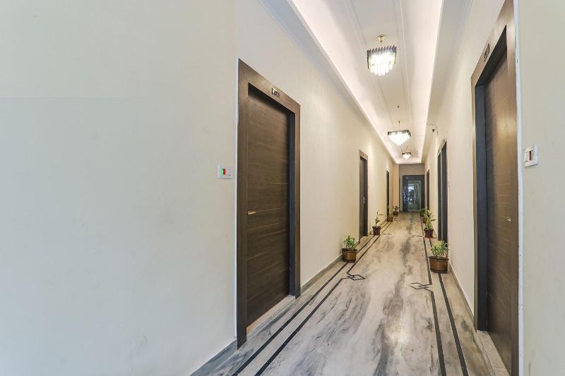 Fabhotel Raj Palace image