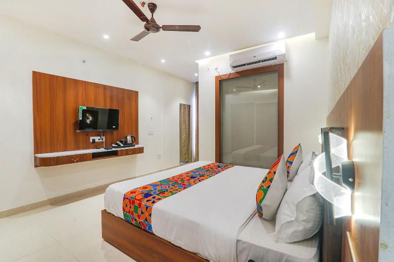 Fabhotel Raj Palace image
