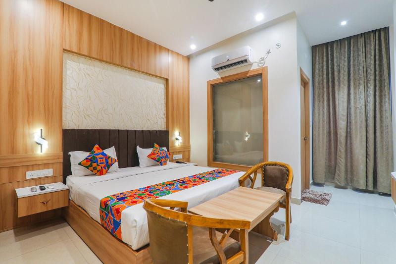 Fabhotel Raj Palace image