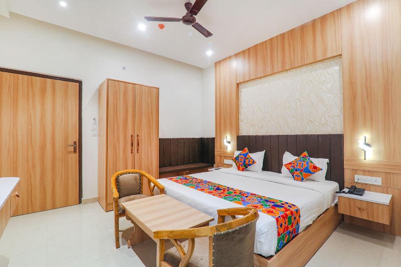Fabhotel Raj Palace image