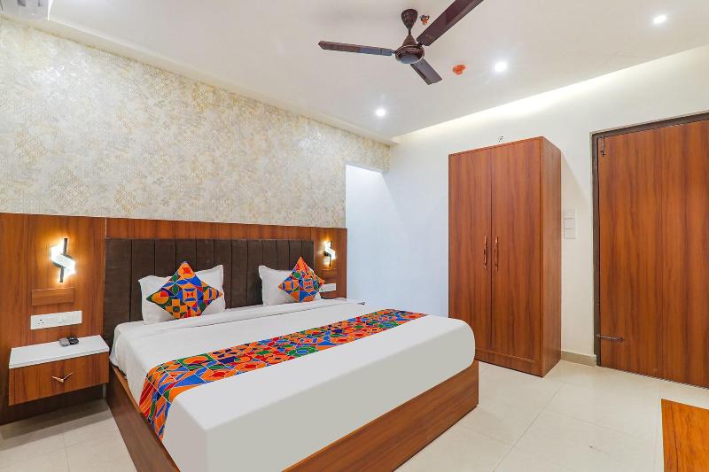 Fabhotel Raj Palace image