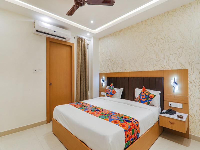 Fabhotel Raj Palace image